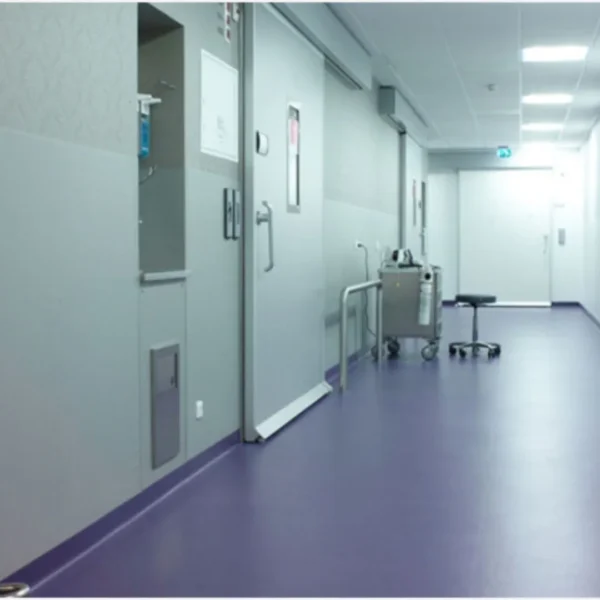 Wysokiej jakości wykładzina PCV w korytarzu szpitalnym